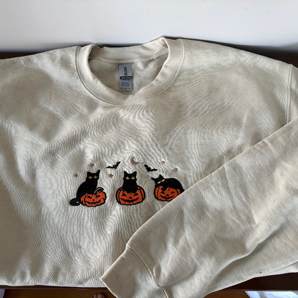 Cream Halloween Cat Sweatshirt (Size M)